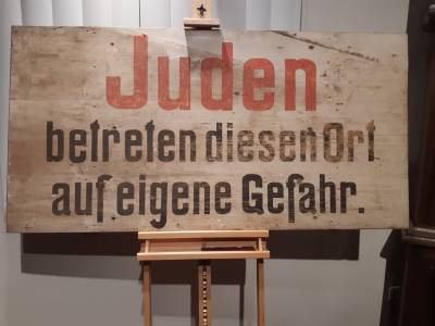 Bei Ahlbershausen aufgestelltes Schild